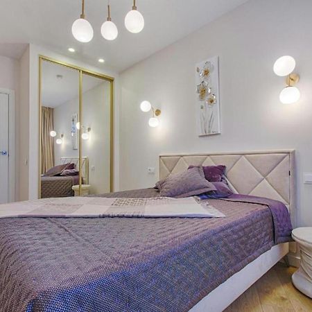 Hotel Seven Inn Near Delhi Airport 뉴델리 외부 사진