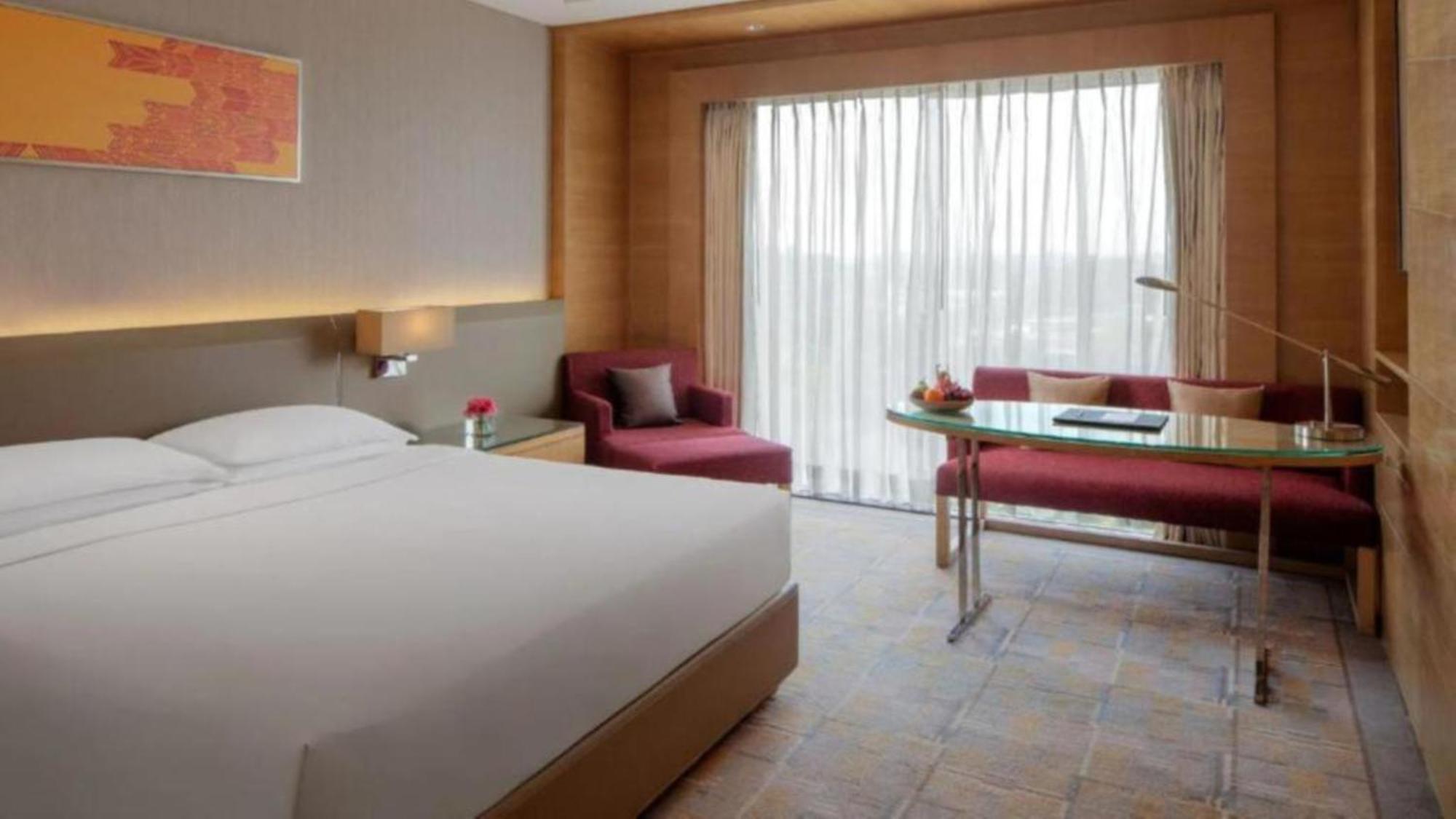 Hotel Seven Inn Near Delhi Airport 뉴델리 외부 사진
