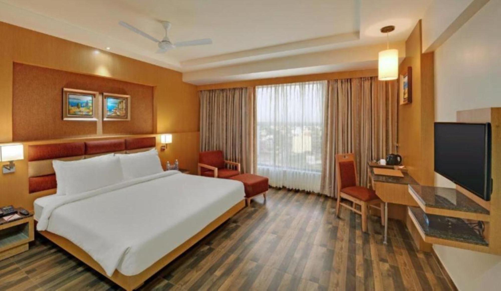 Hotel Seven Inn Near Delhi Airport 뉴델리 외부 사진