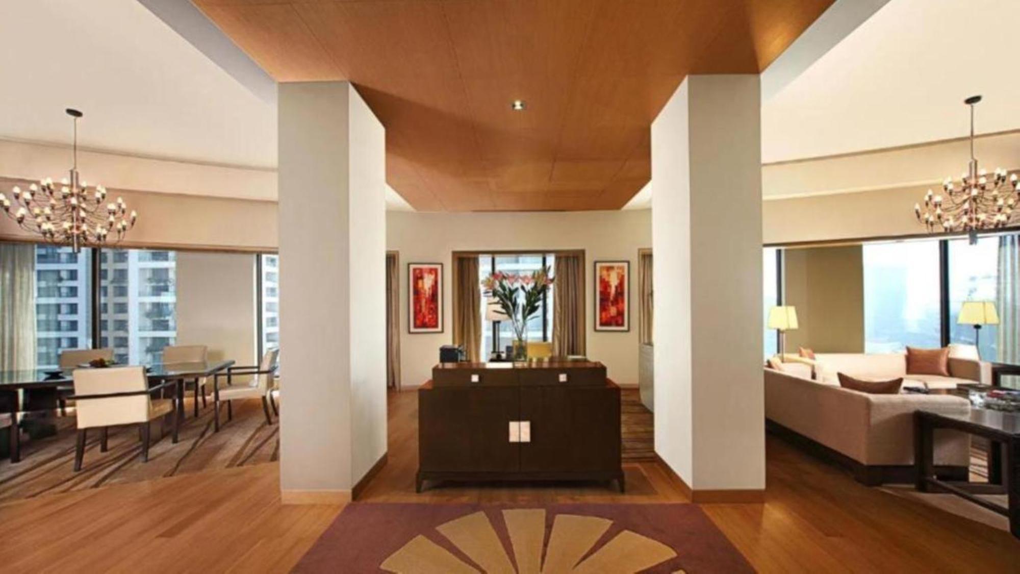 Hotel Seven Inn Near Delhi Airport 뉴델리 외부 사진